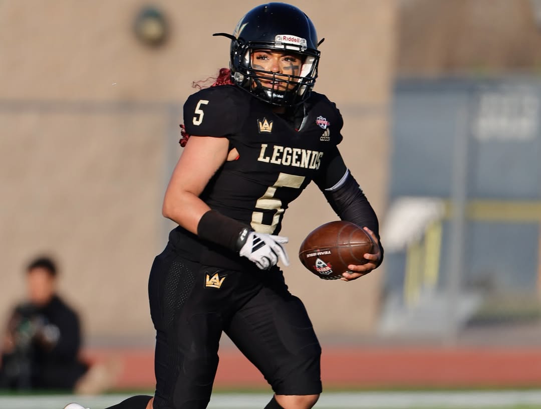 Crowns_up_It_s_almost_that_time_Ready_for_our_next_away_game_LA_vs_SD_tomorrow_at_Escondido_High_school_at_6pm.jpg
